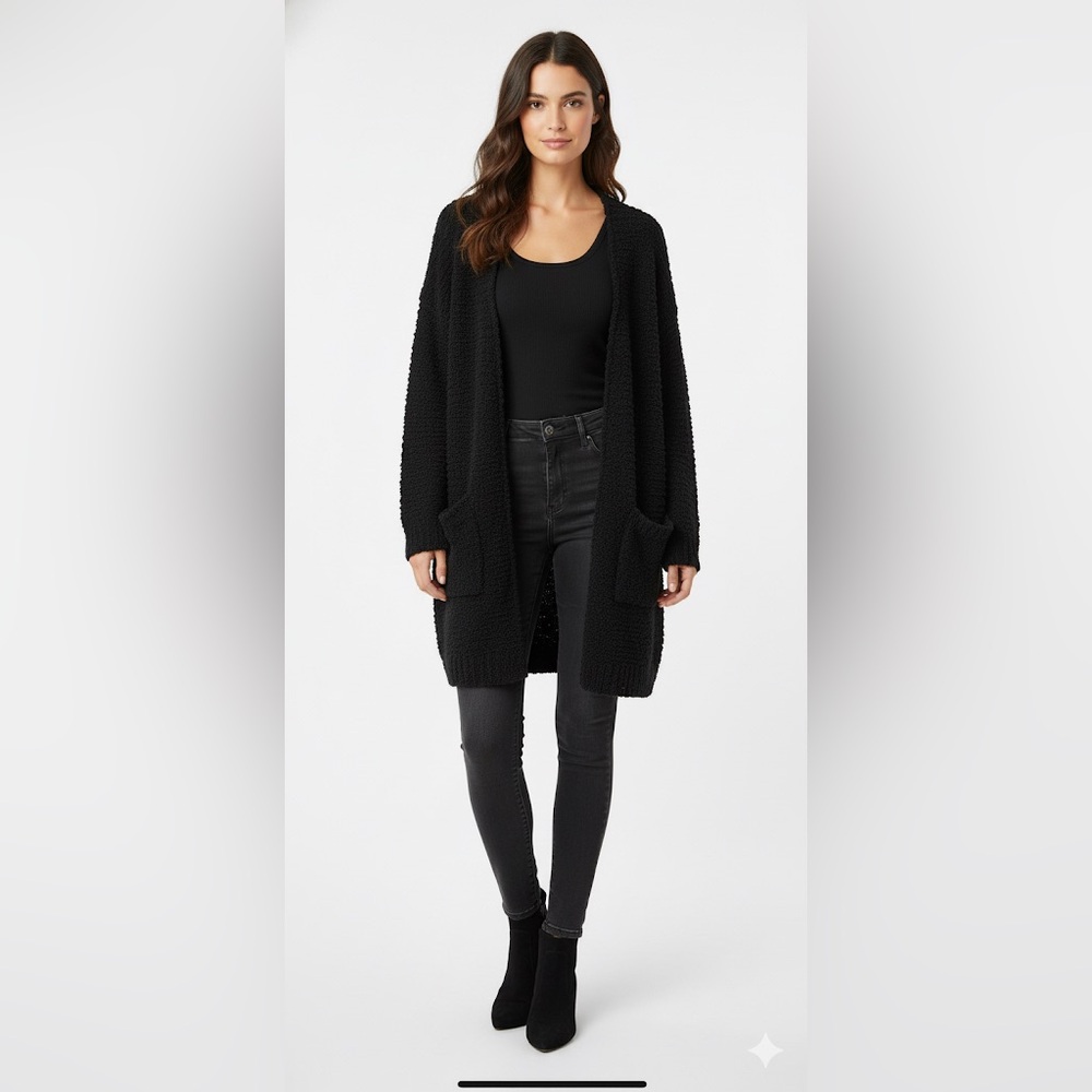 Qixing Black Open-Front Cardigan